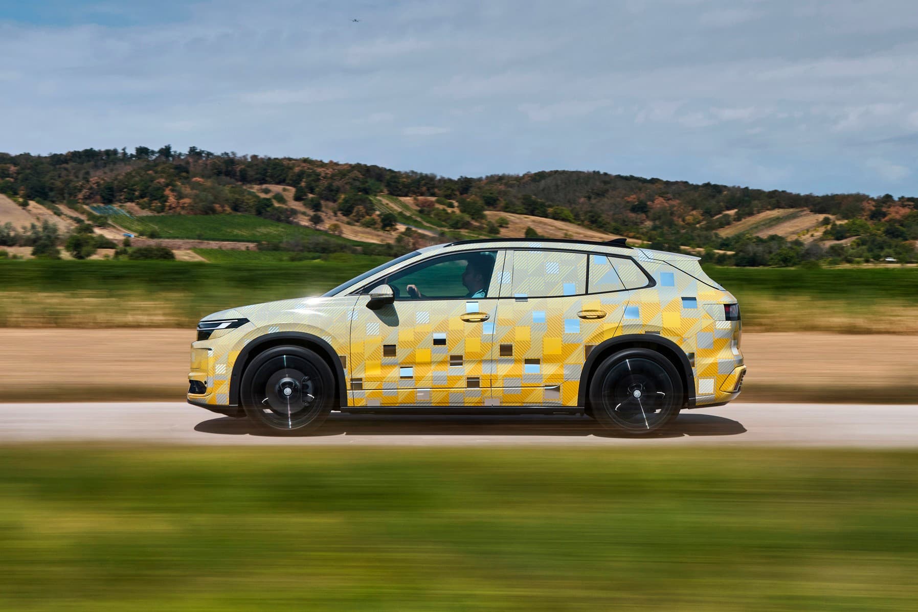Der neue ID. Tiguan: Volkswagens Bestseller fährt jetzt elektrisch Header Image